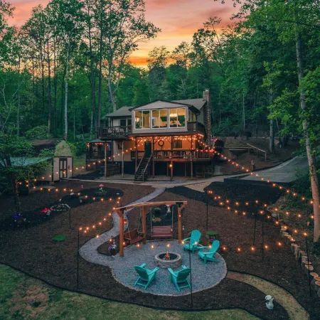 New Hot Tub! Fishing Pond, Sauna, Putting Green, Movie Theatre, Fire Pit