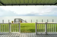 Bayside Waterfront Home With Private Patio