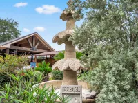 Empress Villa Retreat Hotels in Alvin