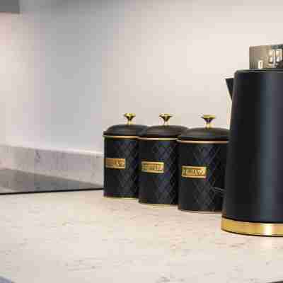 Modern 4-bed Apartment Leeds Business District Others
