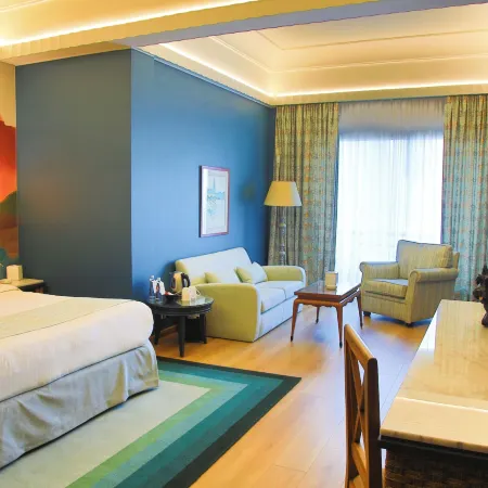 Warwick Palm Beach Hotel