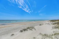 Beachfront Oasis w/ 2 Large Decks, BBQ & Views! - Beach