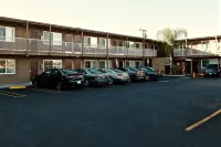 Motel 6 Pico Rivera, CA - Los Angeles - parking