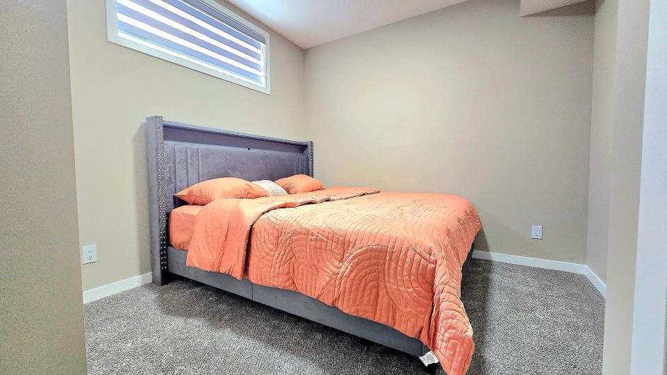 Private, Cozy, Luxury, Spacious One Bedroom Suite