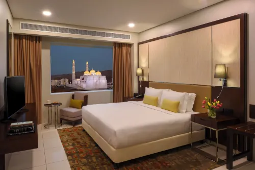Fraser Suites Muscat - Mountain view