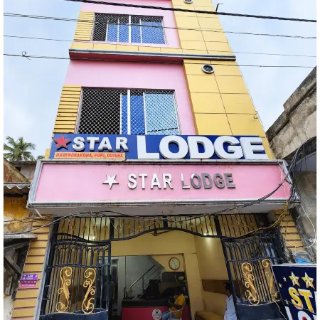 Goroomgo Star Lodge Puri