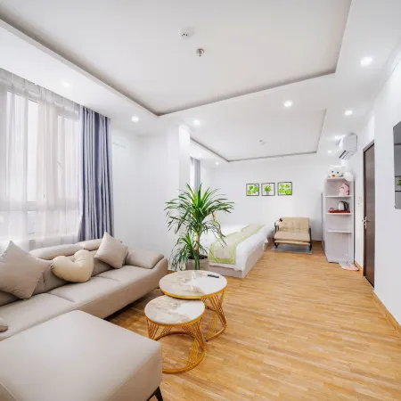 Chiori Seaside Hotel Da Nang Отели рядом с достопримечательностью «Son Tra Penisula»