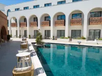 Mercure Cozieni - Pools