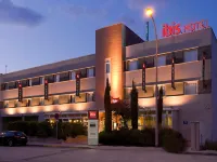 Ibis Granada - สัตว์เลี้ยง