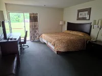 Hometown Inn Staunton VA near Hwy 11 - balcon