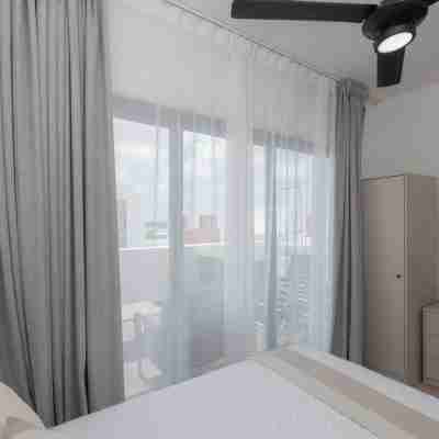 Rooftop Jacuzzi Condo Free Electricity Rooms