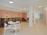 City Pop 2Night Paris - Self check-in Hotels in Vanves
