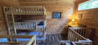 Family Lake Escape! Huge Deck/BBQ/Fire Pit. Bunk Room. 5 Min to Boat Ramp! Pets!