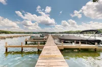 Spacious Lake House Retreat With Game Room, Theater Room, Fire pit and Boat Slip - 4-Star