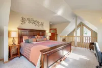3BR Three-story Home With Epic Mountain Views & Fireplace - 4 stjerner
