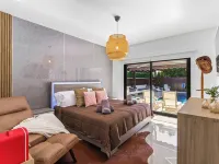 Villa Sunset by Glam Homes Hotels in Hialeah