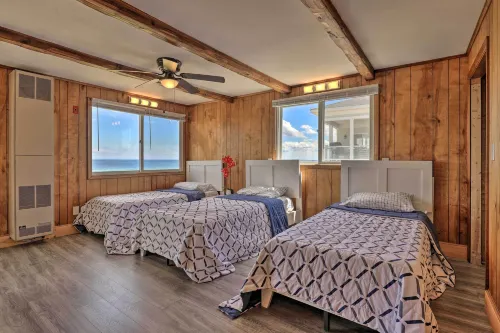 Charming Oceanfront Home on Salisbury Beach - Homestays