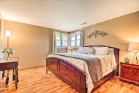 Fenced Yard Fox River Grove Home, Dogs Welcome - Wifi