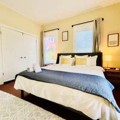 Adorable In Aqua Cottage Hotels near Stewart Beach