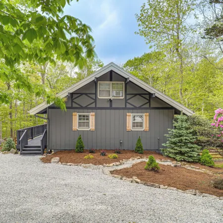 'Bear Crossing Chalet:' Beech Mountain Family Home