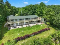 Eagle View Motel & Retreat - Motel