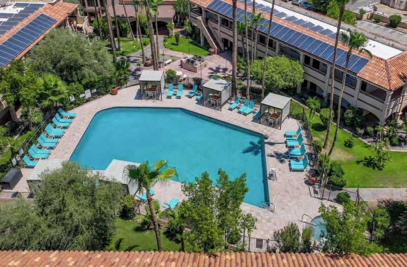 La Fuente Inn & Suites photo 3