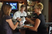 Best Western Plus Thousand Oaks Inn - bar