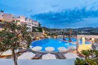 Athina Palace Resort & Spa - Uima-altaat