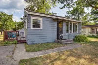 Shawano Lake Home: Beach Access, Partial Lake View - Homestays