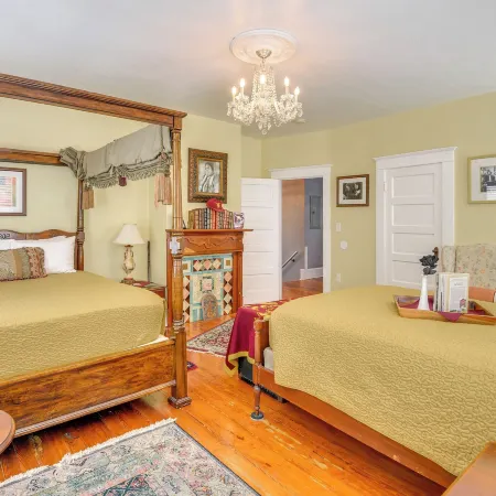 Downtown Daytona Beach Unit: Walk to Halifax River
