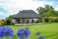 Tingompela Guest House - Bintang 3