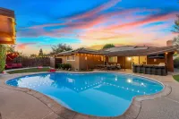 Marvel home w/ Pool, Gazebo, Movie Room, Gym, Traeger - สระว่ายน้ำส่วนตัว