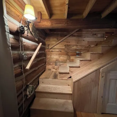 Very private log cabin nestled in the woods to unwind & unplug.