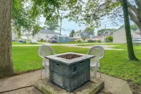 Walk to Beach! Luna Pier Haven w/ Yard & Views - 2-Sterne