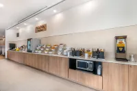 美茵斯坦套房酒店哈里斯堡機場 - 赫爾希南 - 早餐