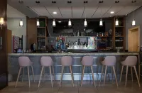 DoubleTree by Hilton Kamloops - bar