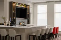 Hilton Garden Inn Portland Airport - bar