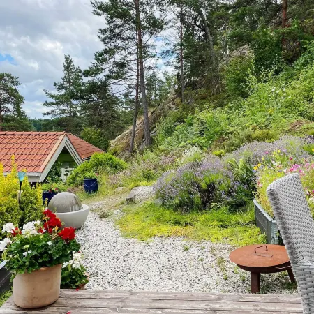 Lakeside Cabin with Panoramic Views ヴァルムドエー自治体のホテル