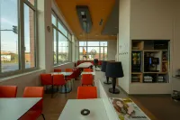 B&B HOTEL Bremen-Überseestadt - 2-Star