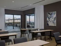 Courtyard by Marriott Denver Downtown West Hotels near Lo-Hi