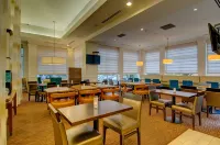 Hilton Garden Inn Norwalk - breakfast