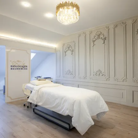 Tresor Le Palais Timisoara, Curio Collection by Hilton