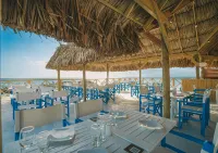 Mangrove Beach Corendon Curacao All-Inclusive Resort, Curio by Hilton - parking