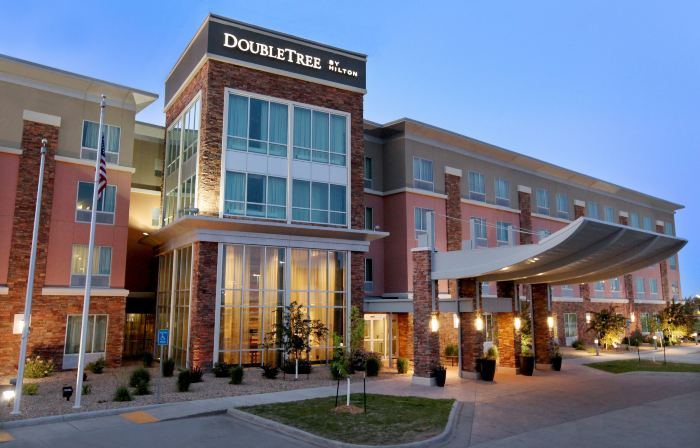 DoubleTree by Hilton West Fargo Sanford Medical Center Area