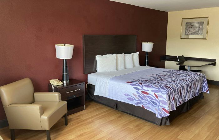 Red Roof Inn & Suites Cleveland, TN
