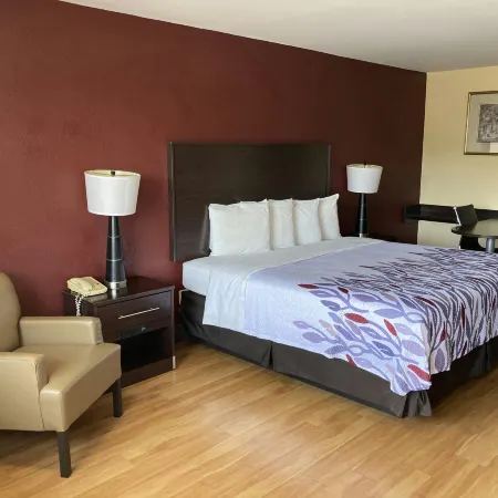 Red Roof Inn & Suites Cleveland, TN