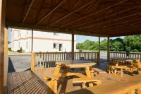 Red Roof Inn Georgetown, IN – Louisville West - parking