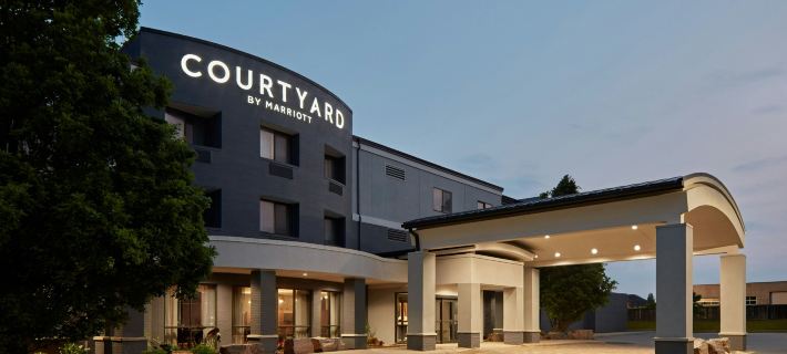 Courtyard Hamilton Hotels in Hamilton