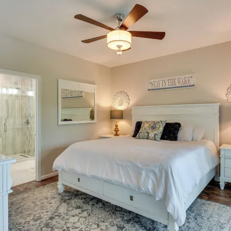 Lake Keowee Resort Condo w/ Fantastic View