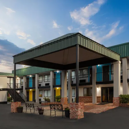 Days Inn by Wyndham Natchitoches